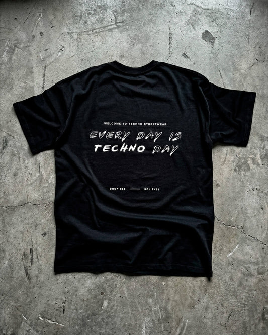 T-Shirt Oversize "Every Day is Techno Day" | Edición Limitada